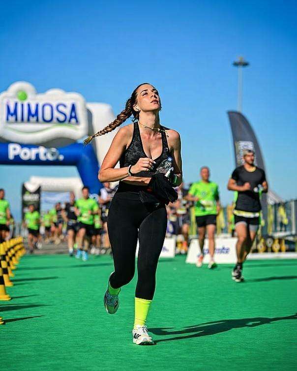  深情缅怀，永恒的20号；若塔遗孀以父亲节跑步，寄托无尽思念。 体育新闻 深情缅怀，永恒的20号；若塔遗孀以父亲节跑步，寄托无尽思念。 体育新闻