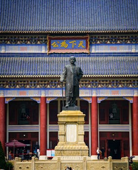  公心照亮乡村路；改革接续谱新篇，实绩检验初心本色。 文化旅游